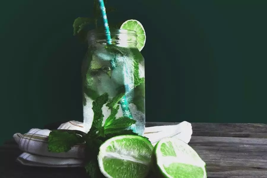 Mojito recepty sú na prípravu naozaj veľmi rýchle a jednoduché. 