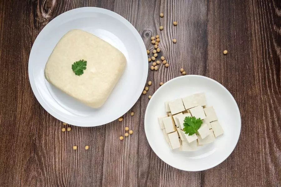 Tofu nátierku si môžete vychutnať na raňajky k pečivu, pokojne i na desiatu alebo ako ľahkú večeru. 